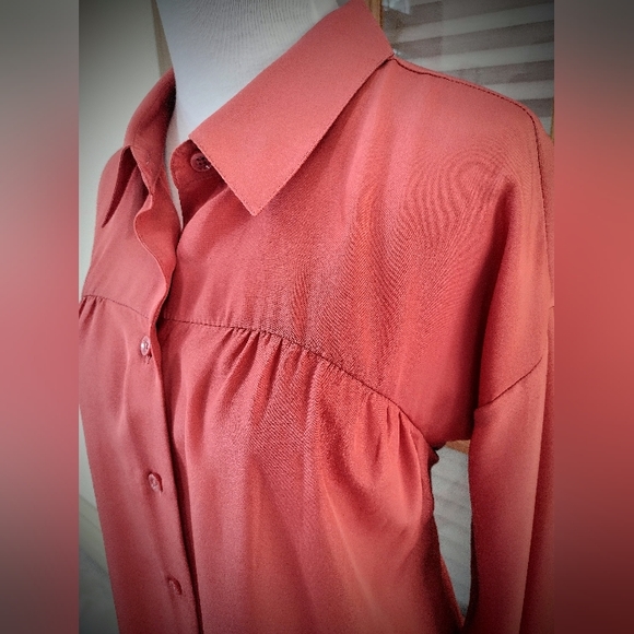 NWOT BCBGeneration Collared Button Up Blouse, Salmon, Medium, Perfect Condition! - Picture 3 of 11